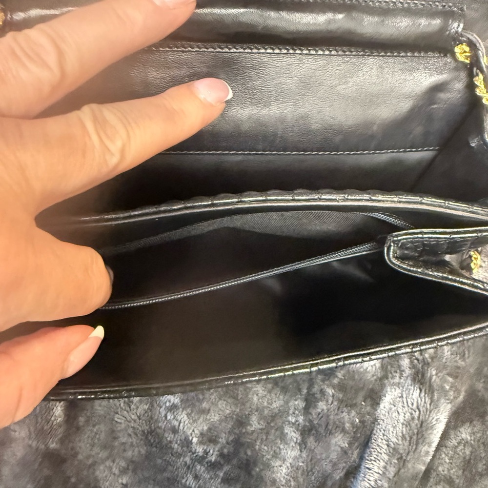 Elegant Bally Black Quilted Chain Bag - Picture 11 of 12